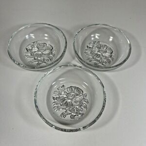 Vintage Clear Glass Embossed Floral/Rose Bottom Dessert/Fruit/Berry Bowls.